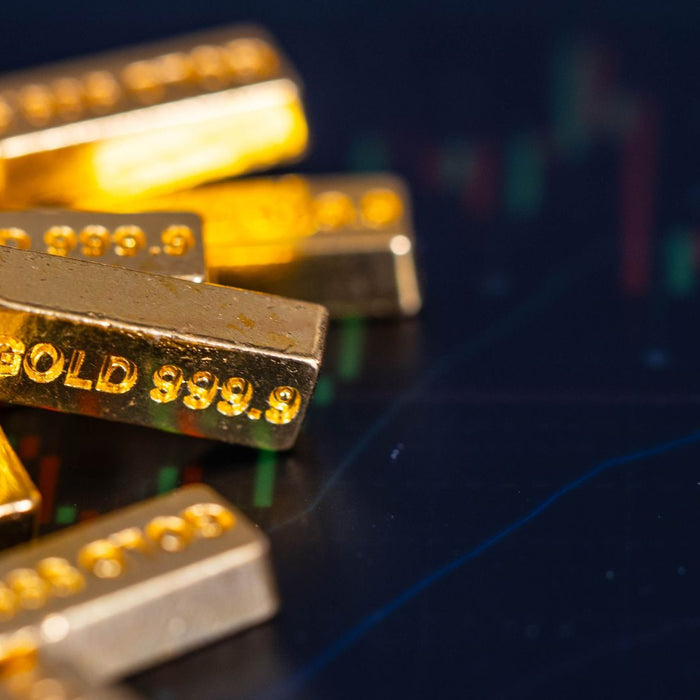 Gold reaches unprecedented peaks fueled by demand for safe-haven assets and speculation regarding rate cuts in the US.